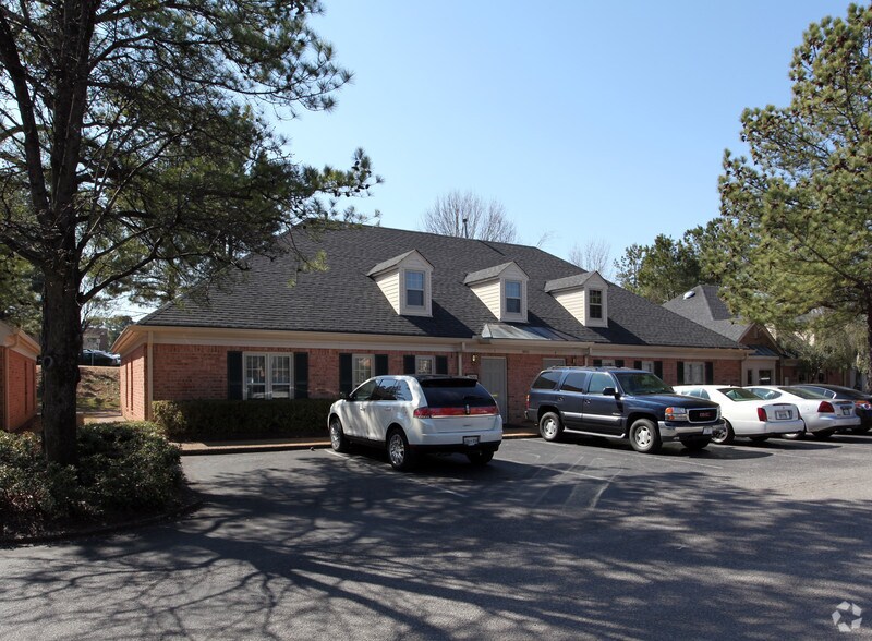 2032 Exeter Rd, Germantown, TN à louer - Photo principale – Image 1 sur 2