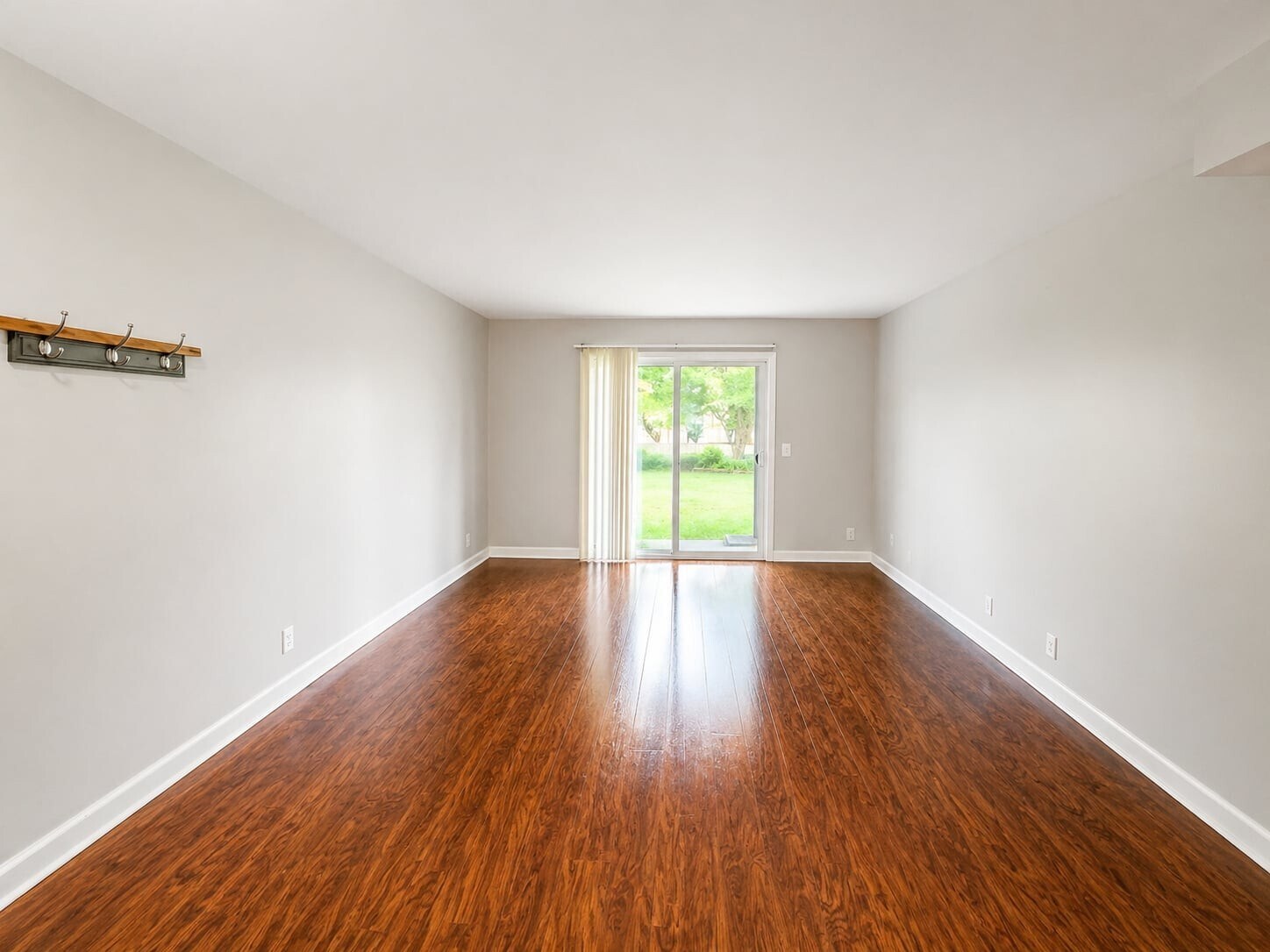 555 N DuPont Ave, Madison, TN à vendre Photo intérieure– Image 1 sur 11