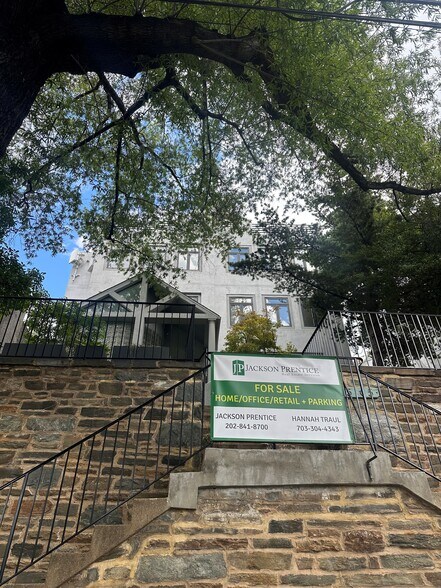 5165 MacArthur Blvd NW, Washington, DC à vendre - Photo de l’immeuble – Image 2 sur 10