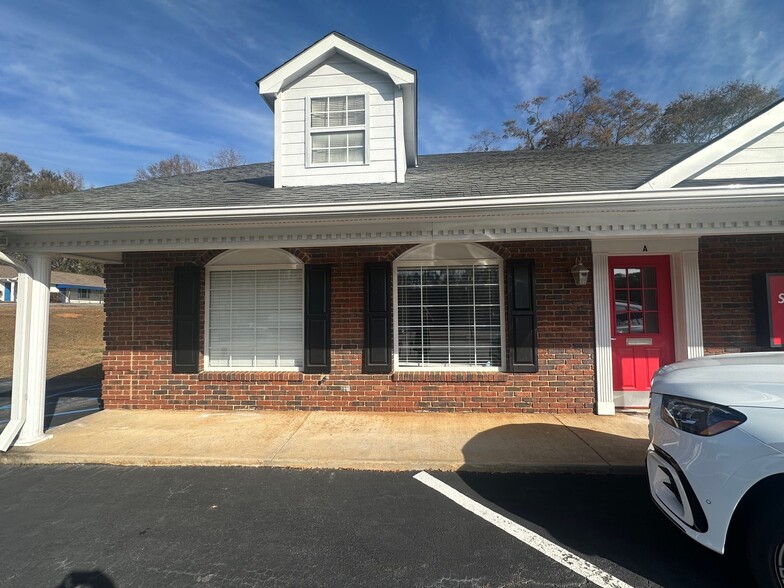 4385 S Church Street Ext, Roebuck, SC à louer - Photo de l’immeuble – Image 1 sur 14