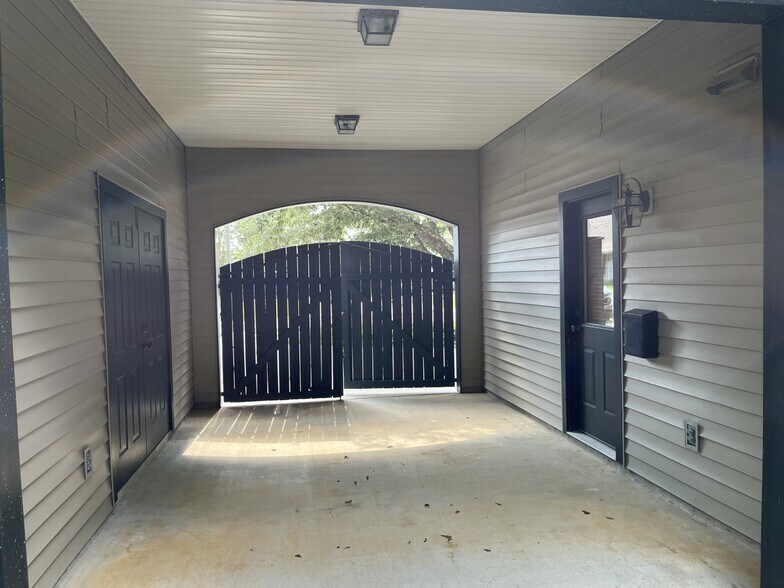 2075 3rd St, Mandeville, LA à vendre - Photo de l’immeuble – Image 3 sur 4