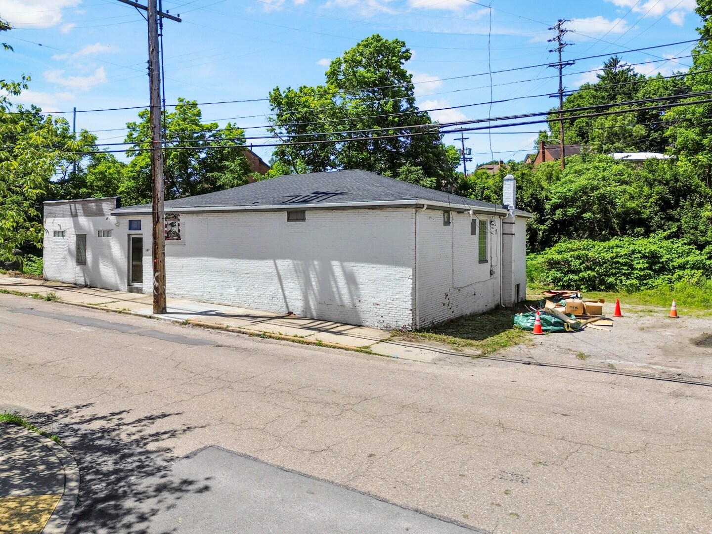 101 Railroad Ave, Carnegie, PA à vendre Photo de l’immeuble– Image 1 sur 34