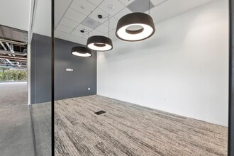 17100 Laguna Canyon Rd, Irvine, CA à louer Photo intérieure– Image 2 sur 9