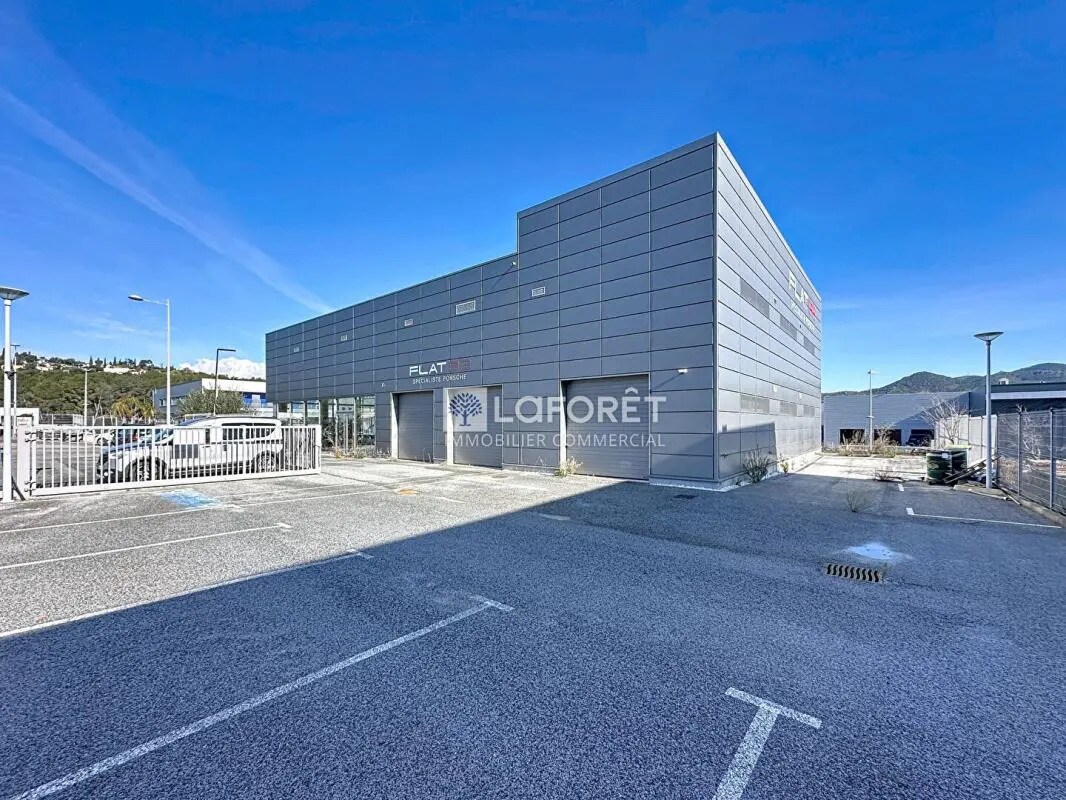 Local d'activités dans Fréjus à vendre Photo de l’immeuble– Image 1 sur 11