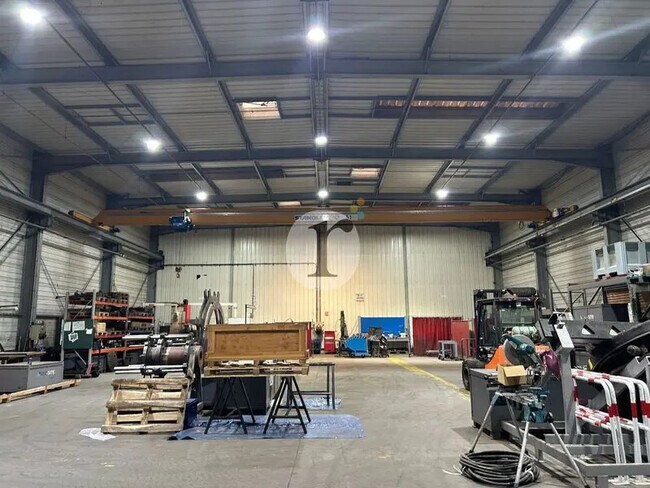 Plus de détails pour Bureau, Local d'activités à louer