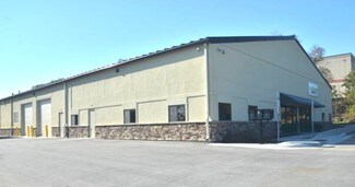 Plus de détails pour 2707 NE Brooktree Ln, Kansas City, MO - Local d’activités à vendre