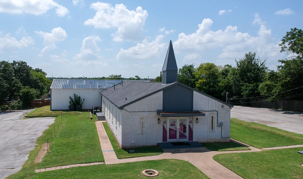 2126 Amanda Ave, Fort Worth, TX à vendre - Photo de l’immeuble – Image 1 sur 24