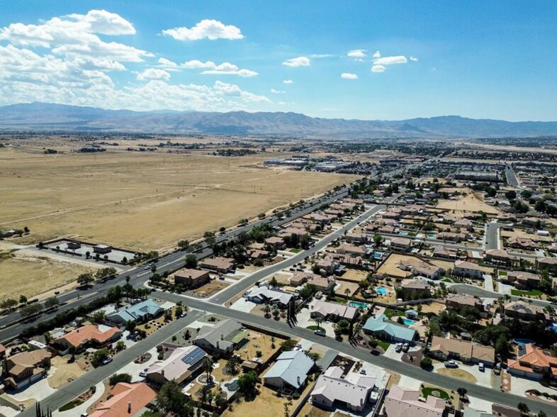 O Apple Valley Rd., Apple Valley, CA à vendre - Photo de l’immeuble – Image 3 sur 6