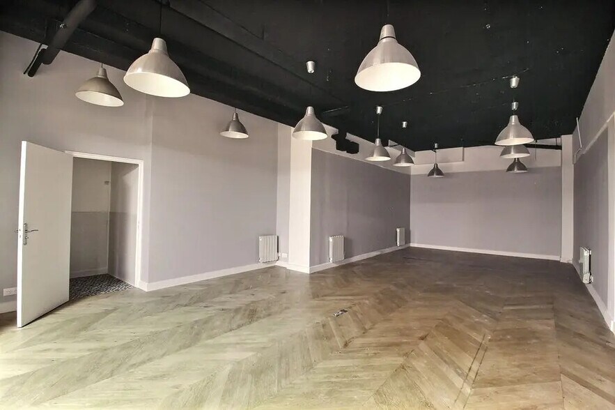 62 Rue Amelot, Paris à vendre - Photo de l’immeuble – Image 2 sur 5