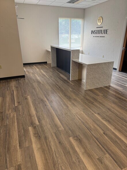 2700 E Enterprise Ave, Appleton, WI à louer - Photo intérieure – Image 3 sur 8