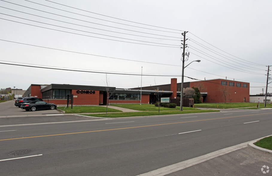 125 Bermondsey Rd, Toronto, ON à louer - Photo principale – Image 1 sur 3