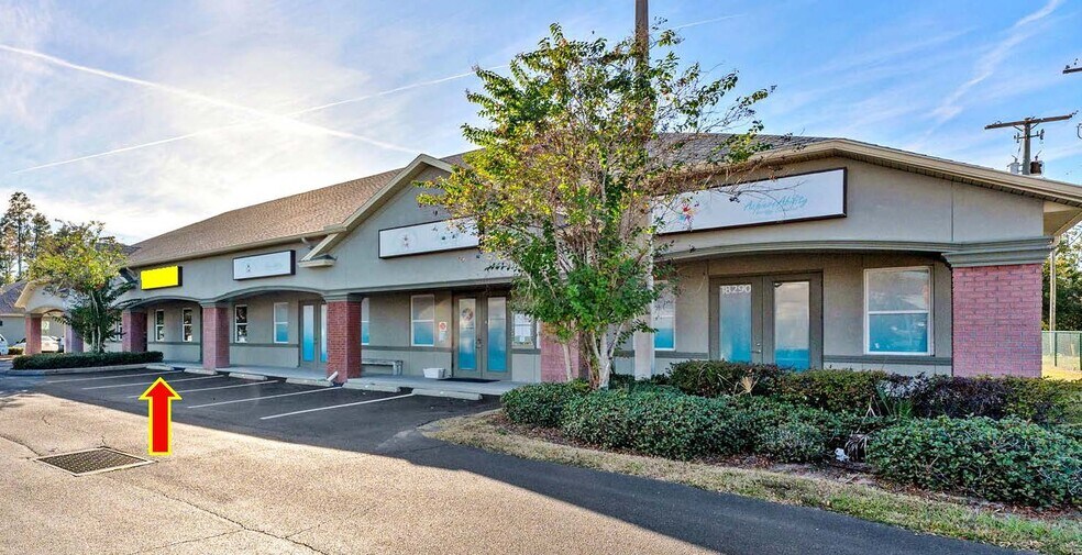 18284 N US Highway 41, Lutz, FL à louer - Photo de l’immeuble – Image 2 sur 11