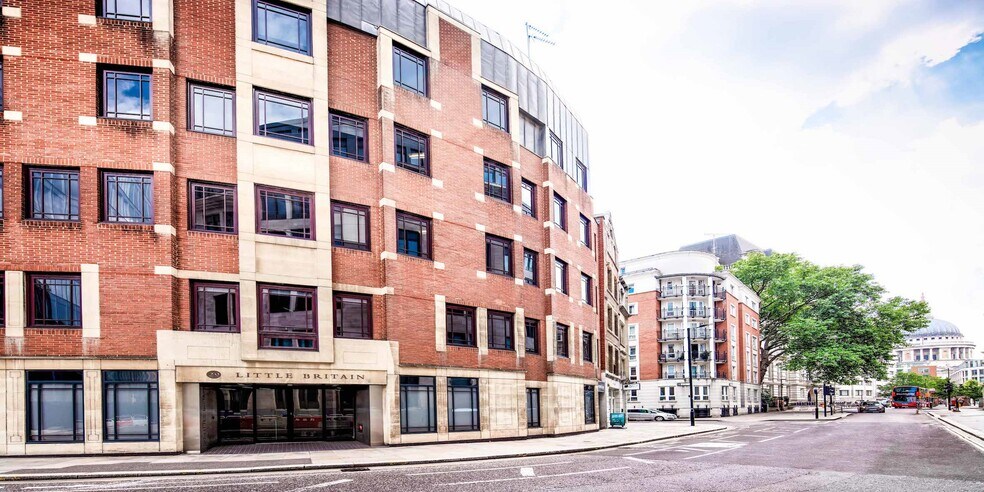 20 Little Britain, Londres à louer - Photo de l’immeuble – Image 2 sur 19