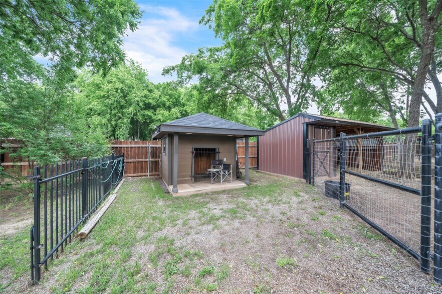 7839 Blanchard Way, Fort Worth, TX à vendre - Photo de l’immeuble – Image 3 sur 40
