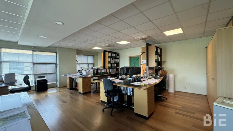 Bureau dans Floirac à louer - Photo de l’immeuble – Image 3 sur 5
