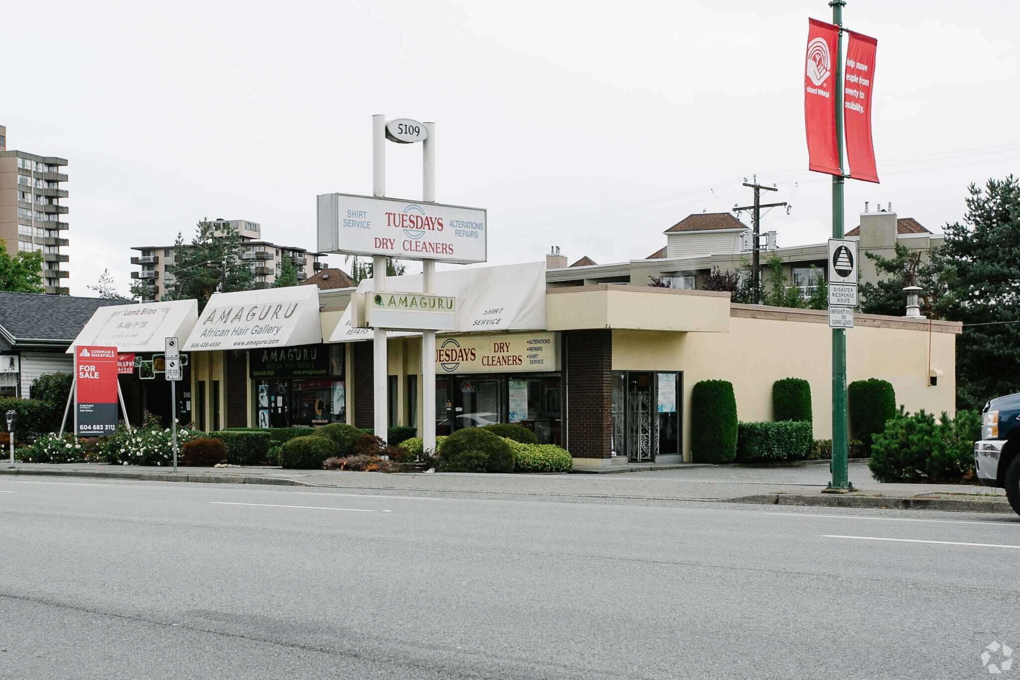 5105-5109 Kingsway, Burnaby, BC à vendre Photo principale– Image 1 sur 12