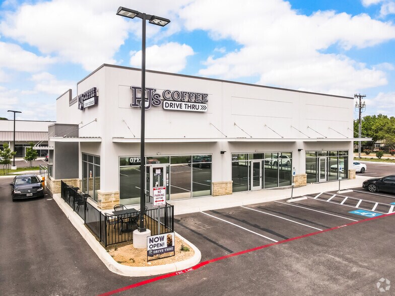 9703 Bandera Rd, San Antonio, TX à louer - Photo de l’immeuble – Image 2 sur 8