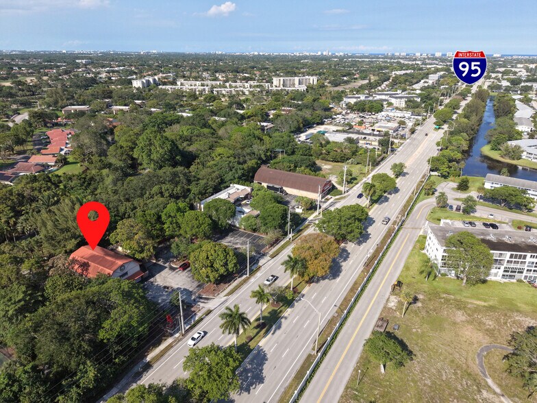 2777 W Hillsboro Blvd, Deerfield Beach, FL à louer - Photo de l’immeuble – Image 2 sur 5