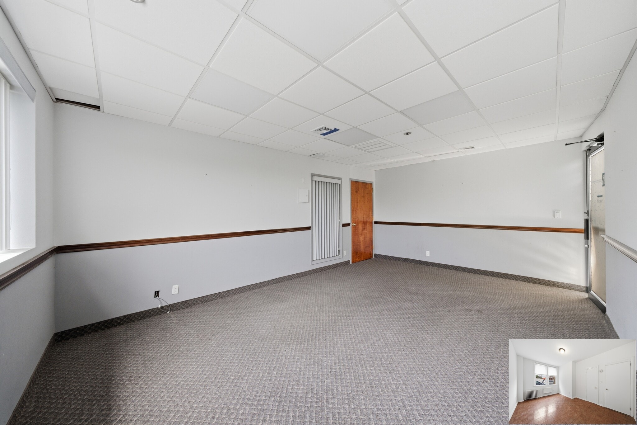 66-00 66-00 Borden Ave, Maspeth, NY à louer Photo principale– Image 1 sur 17