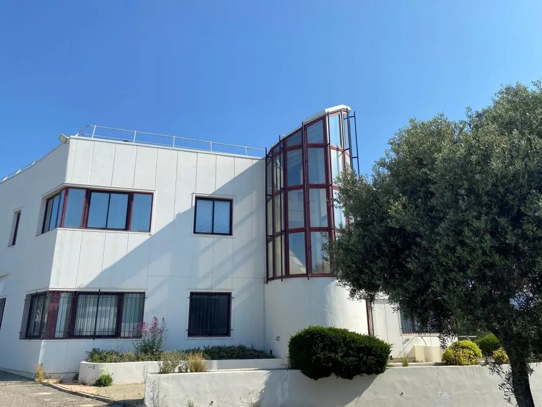 Bureau dans La Ciotat à louer Photo de l’immeuble– Image 1 sur 13