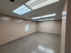 10231 Metro Pky, Fort Myers, FL à louer Photo intérieure– Image 2 sur 6