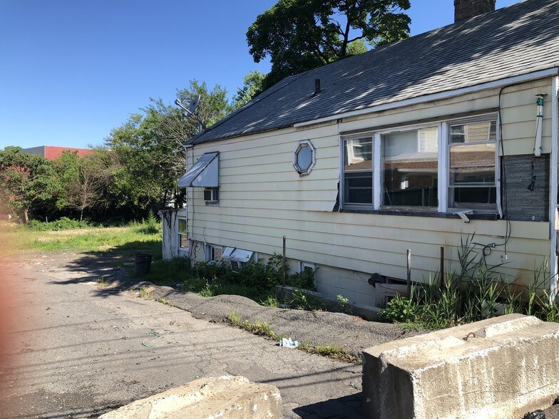 4439 Arthur Kill Rd, Staten Island, NY à louer - Photo de l’immeuble – Image 3 sur 19
