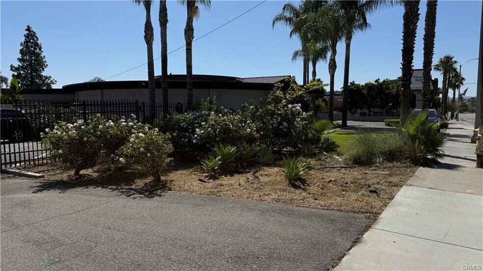 4943 La Sierra Ave, Riverside, CA à louer - Photo de l’immeuble – Image 3 sur 15