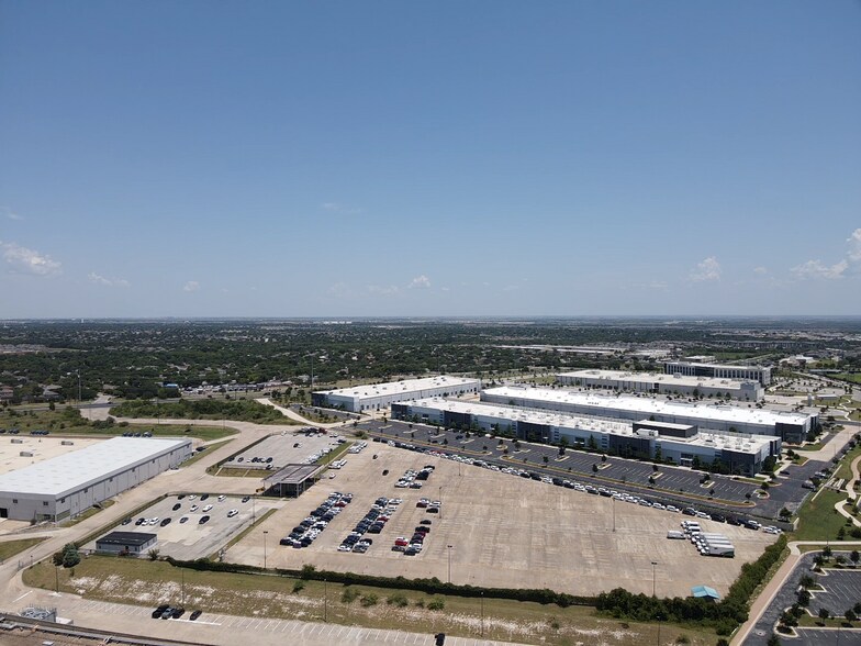 201 W Howard Ln, Austin, TX à louer - Aérien – Image 3 sur 5