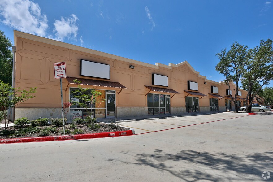 6330 De Zavala Rd, San Antonio, TX à louer - Photo de l’immeuble – Image 2 sur 12