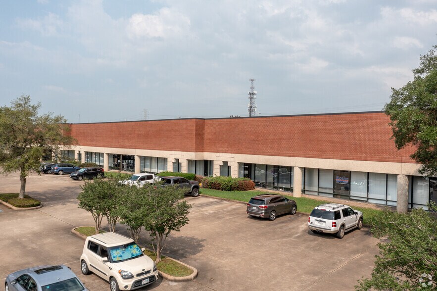 Hercules Business Park & Aerotech portefeuille de 7 biens à vendre sur LoopNet.fr - Photo de l’immeuble – Image 2 sur 7