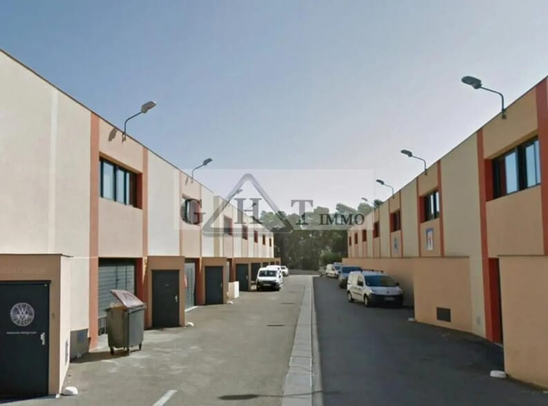 Industriel/Logistique dans Antibes à louer - Photo de l’immeuble – Image 1 sur 3