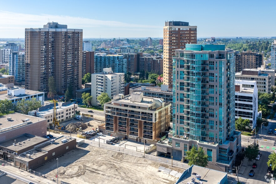 718 12th Ave SW, Calgary, AB à vendre - Aérien – Image 2 sur 2