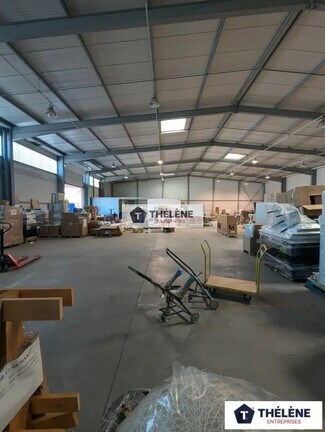 Plus de détails pour Local d'activités à louer