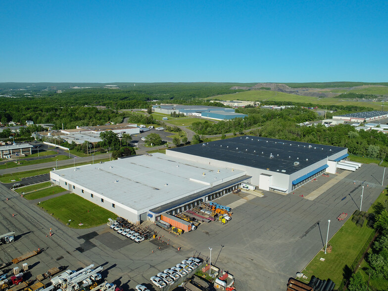 100 Keystone Industrial Park, Dunmore, PA à louer - Photo de l’immeuble – Image 2 sur 3