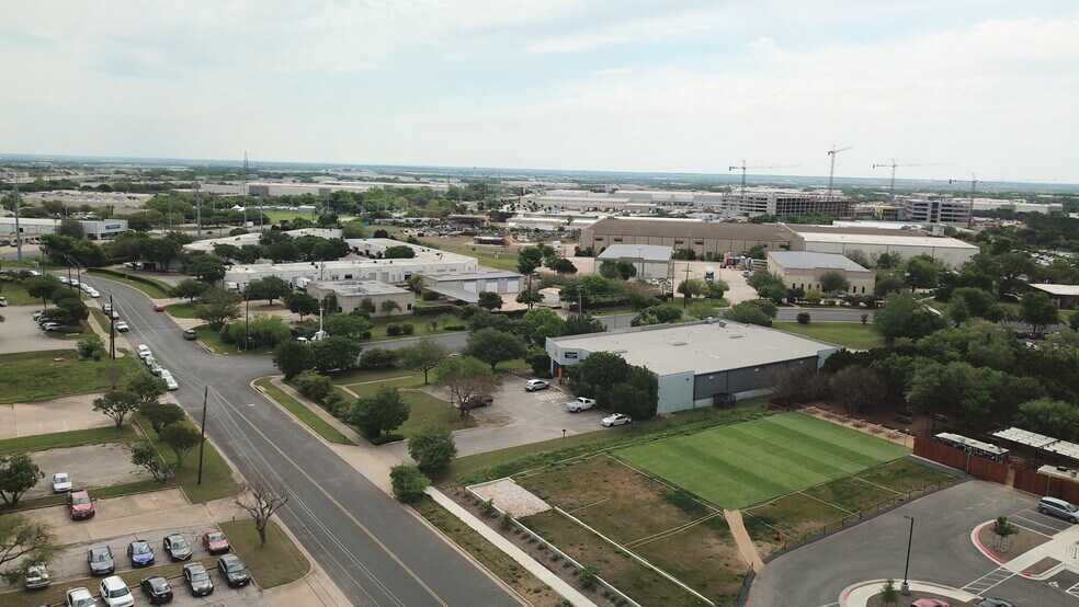 3827 Promontory Point Dr, Austin, TX à louer - Aérien – Image 2 sur 20