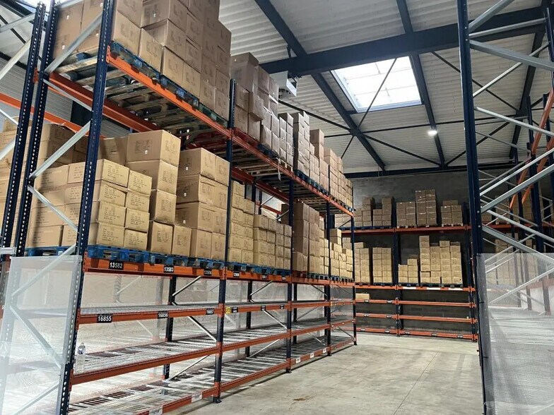 Local d’activités dans Gennevilliers à louer - Photo de l’immeuble – Image 2 sur 6