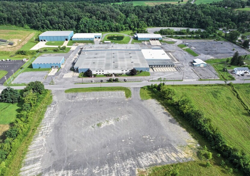 12393 William Penn Hwy, Thompsontown, PA à louer - Photo de l’immeuble – Image 1 sur 17
