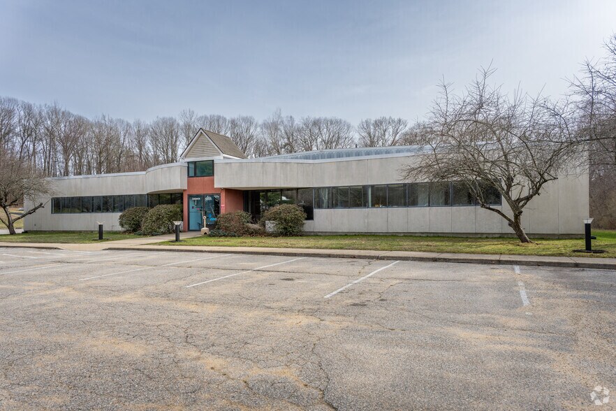 15 Wisconsin Ave, Norwich, CT à louer - Photo principale – Image 1 sur 8