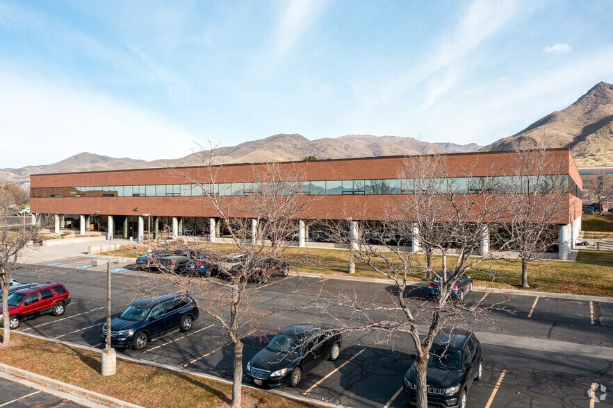 650 Komas Dr, Salt Lake City, UT à louer - Photo principale – Image 1 sur 4