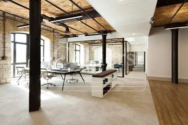 Plus de détails pour 10 Place De La Joliette, Marseille - Bureau à louer
