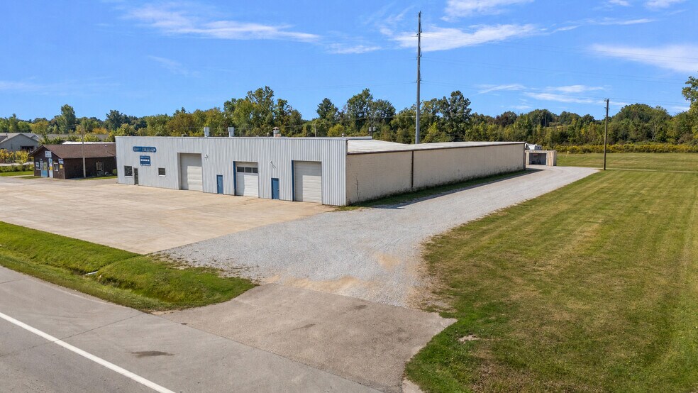 2025 N Lapeer Rd, Lapeer, MI à louer - Photo de l’immeuble – Image 2 sur 25