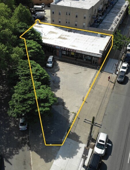 1629 Ralph Ave, Brooklyn, NY à louer - Photo de l’immeuble – Image 3 sur 13