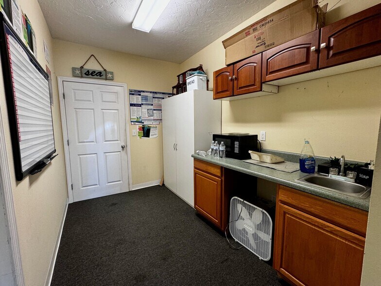 8270-8302 Blaikie Ct, Sarasota, FL à louer - Photo de l’immeuble – Image 2 sur 8