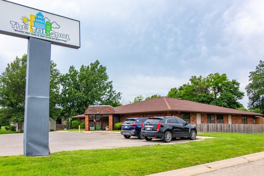 1720 E Walnut Grove Rd, Derby, KS à vendre - Photo de l’immeuble – Image 3 sur 7