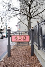 450 S Salina St, Syracuse, NY à louer Photo intérieure– Image 1 sur 13