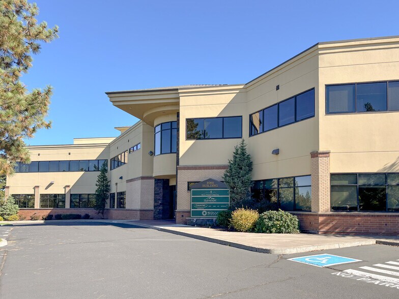 705-775 SW Bonnett Way, Bend, OR à louer - Photo principale – Image 1 sur 7