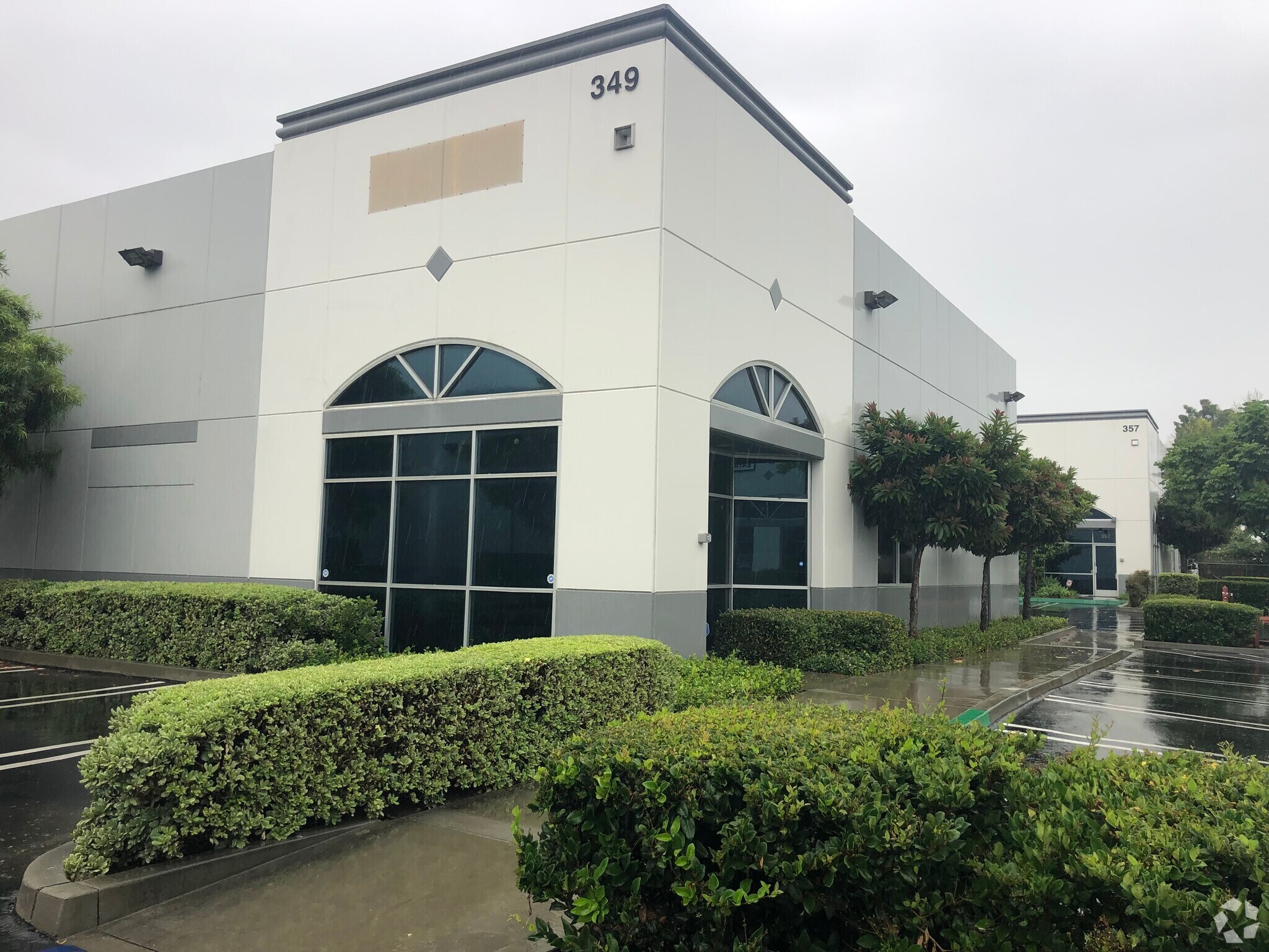349-353 W Grove Ave, Orange, CA à louer Photo principale– Image 1 sur 3