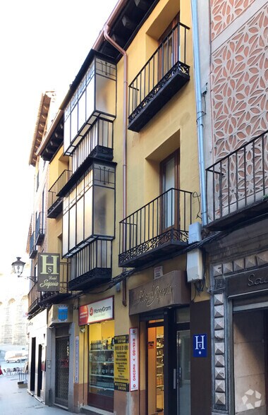 Local commercial dans Segovia, Segovia à louer - Photo de l’immeuble – Image 2 sur 2