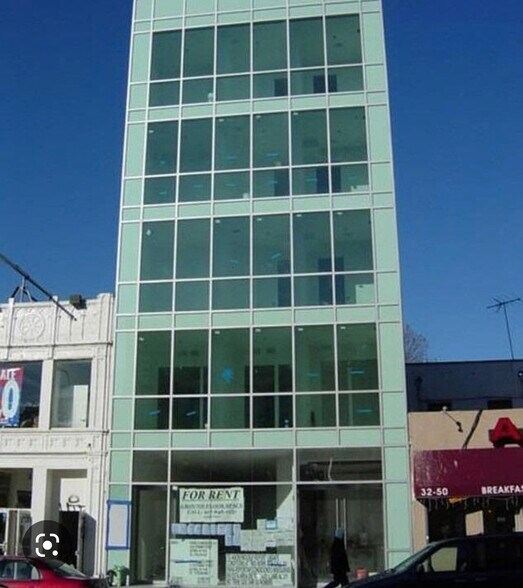 32-56 Steinway St, Astoria, NY à louer - Photo de l’immeuble – Image 3 sur 20