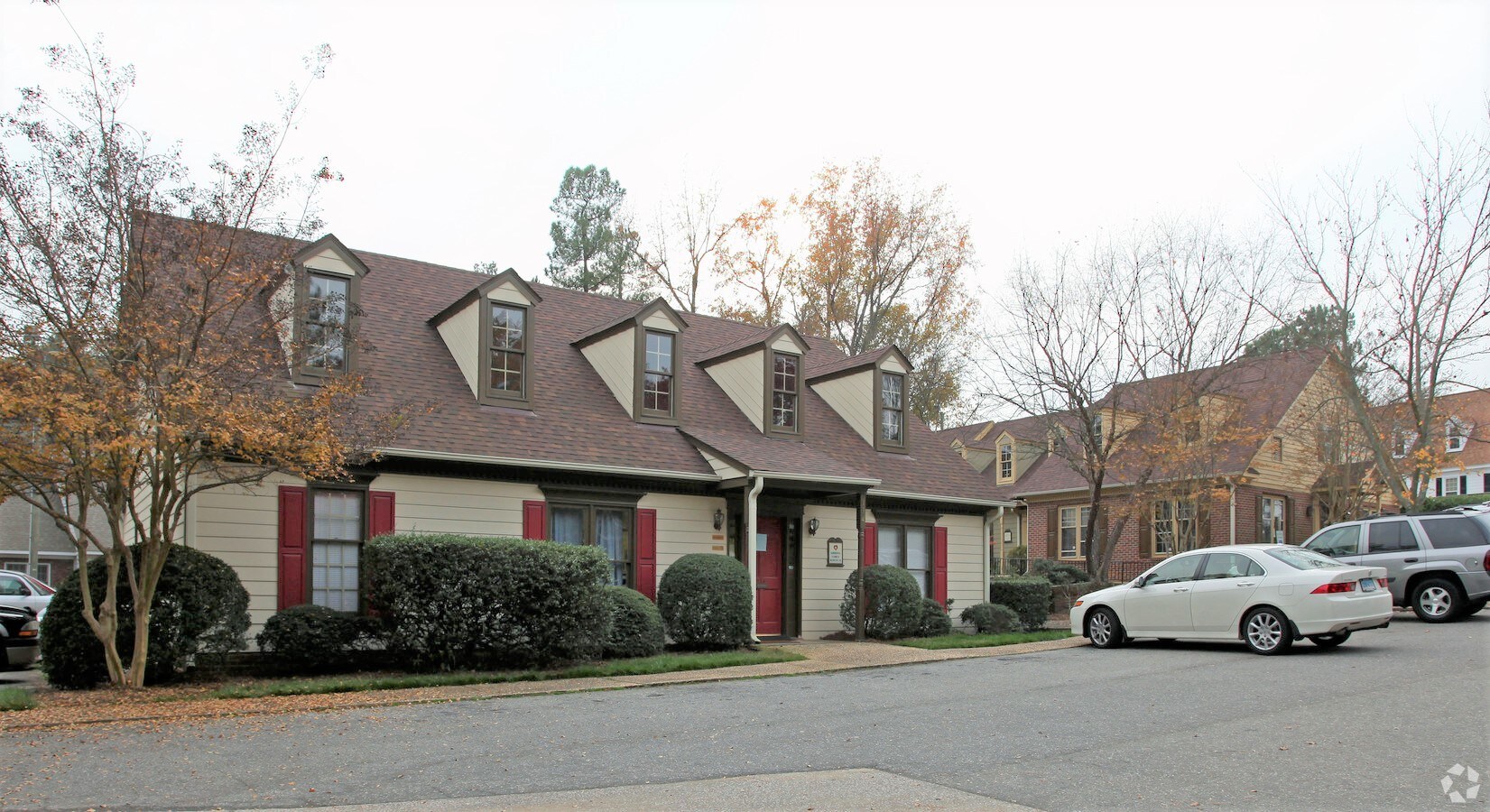 104-114 Brady Ct, Cary, NC à vendre Photo de l’immeuble– Image 1 sur 15